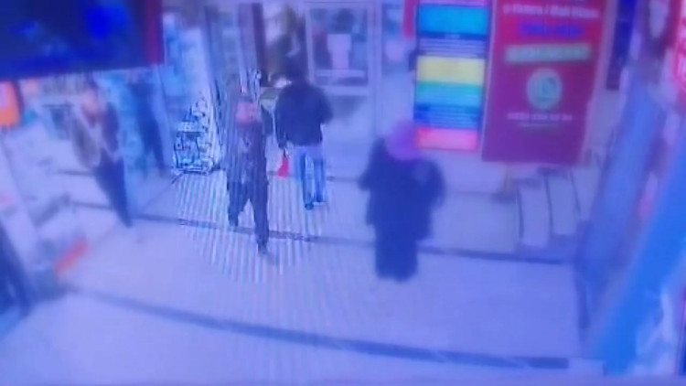 İstanbul-  Doğubankta iş yerine ateş açan şüpheli yakalandı; silahlı saldırının yeni görüntüleri ortaya çıktı