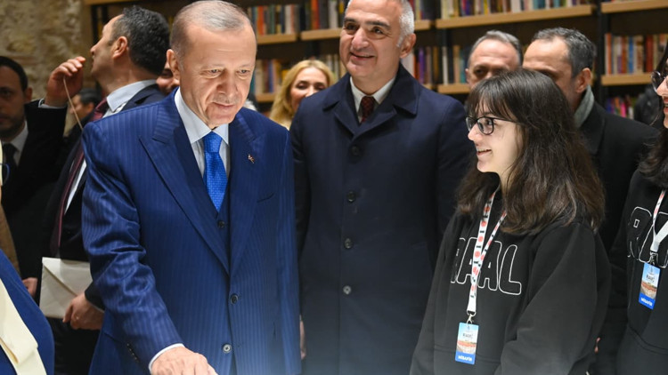 Bakan Ersoy rekor rakamı verdi: Rami Kütüphanesini 7.7 milyon kişi ziyaret etti