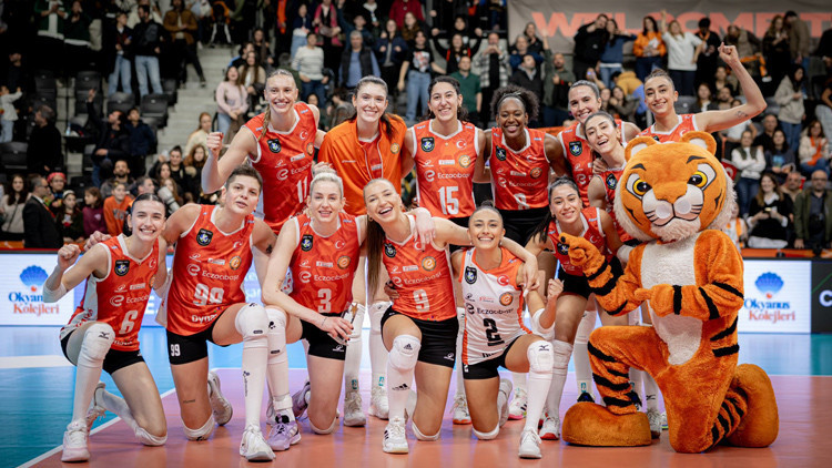 Eczacıbaşı Dynavit, Olympiakosa set vermedi