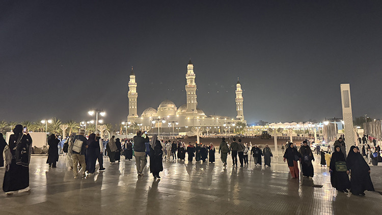 Dünyanın dört bir yanından Mekkeye akın eden Müslümanlar, Umre ibadetini tamamladı