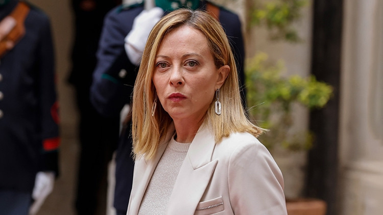 Meloniden Grönland geriliminin düşürülmesi çağrısı