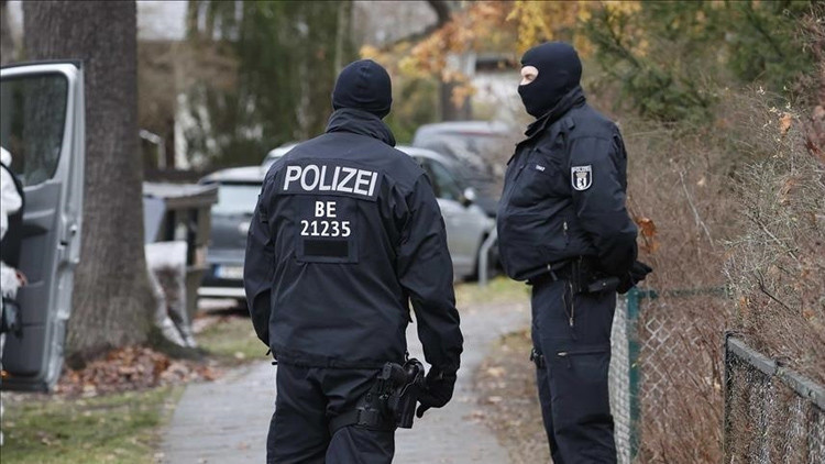 Hitler selamı verdi tutuklandı Hitler selamı verdi tutuklandı