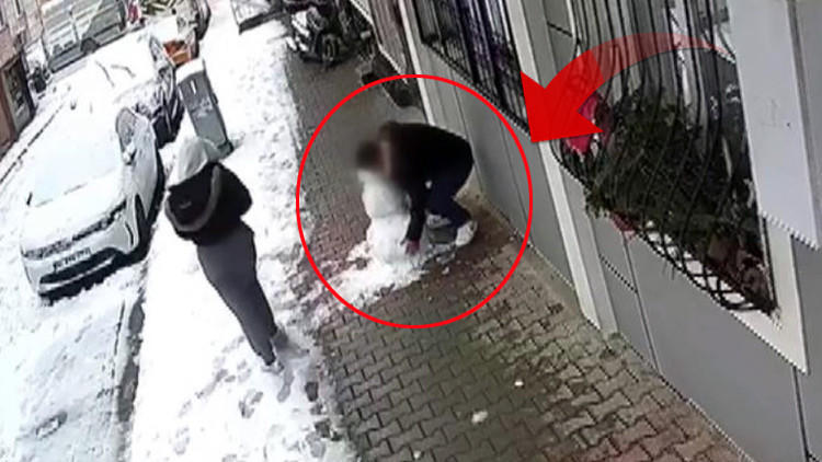Küçükçekmecede çocukların yaptığı kardan adamı götürdü