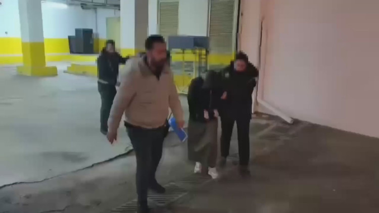 İstanbul - Atlas Çağlayanın ailesini tehdit eden 3 şüphelinin adliyeye sevk görüntüsü ortaya çıktı