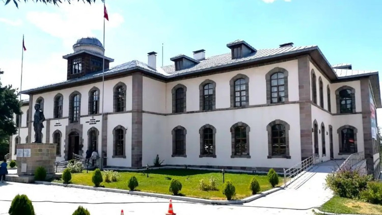 Tarihi Erzurum Kongre Binası, güçlendirme çalışmalarıyla geleceğe taşınacak