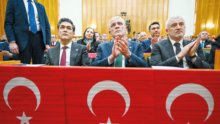 Dervişoğlu: Bayrağa el uzatanın akıbeti bellidir