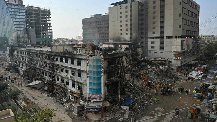 Pakistandaki yangın felaketinde ölü sayısı 60a yükseldi