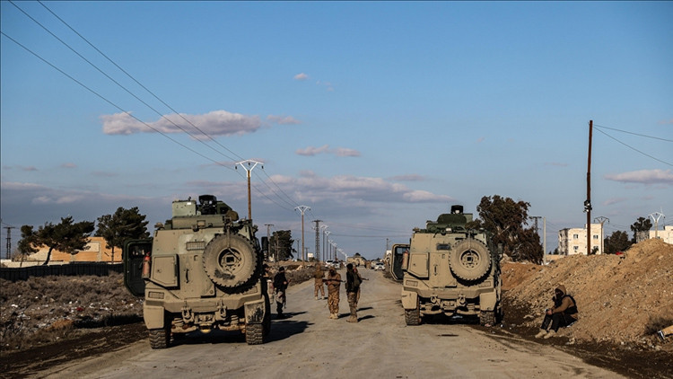 DEAŞ’lı teröristten itiraf: Kapıları YPG/SDG açtı... Kendilerini Suriye askeri olarak tanıttılar