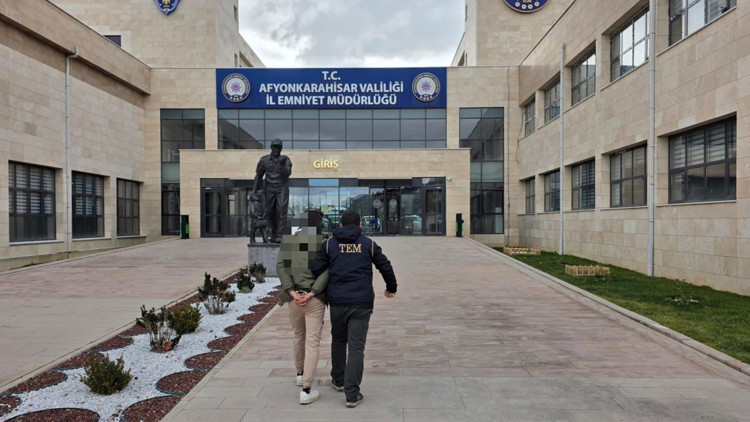 FETÖ ve DEAŞ üyeleri yakalandı FETÖ ve DEAŞ üyeleri yakalandı