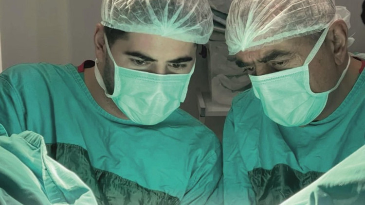 İzmirli doktor Amerika’da eğitim aldı; Soma Devlet Hastanesi’nde kadın sağlığı alanında önemli bir ilke imza attı