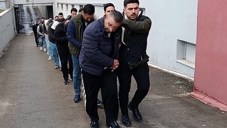 Yasa dışı bahis çetesi, ayda 50 milyon lirayı yurt dışına kaçırmış