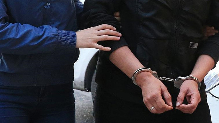 Kocaelide hemşire, terör örgütü propagandası yaptığı suçlamasıyla gözaltına alındı Kocaelide hemşire, terör örgütü propagandası yaptığı suçlamasıyla gözaltına alındı