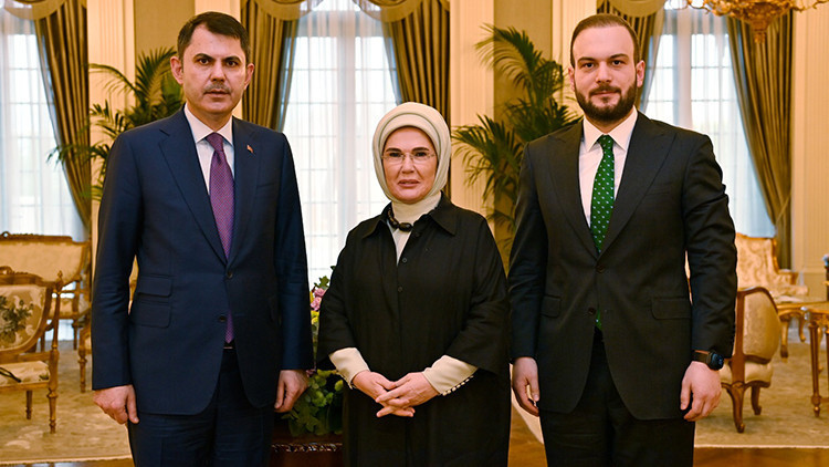 Emine Erdoğan, Bakan Kurum ve Ağırbaşı kabul etti