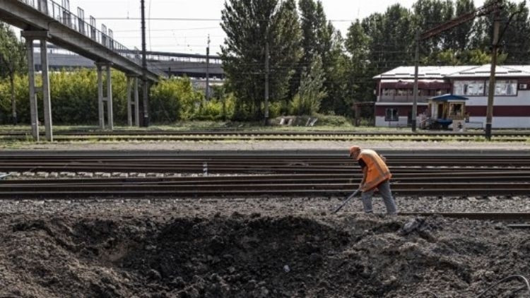 Rusyanın yolcu trenine düzenlediği İHA saldırısında 3 kişi öldü