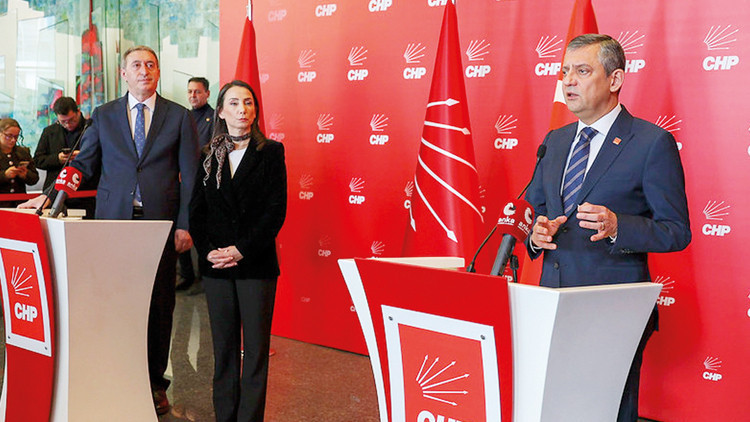 Özel, DEM Parti heyetiyle görüştü: Bu sefer biz kazanalım Özel, DEM Parti heyetiyle görüştü: Bu sefer biz kazanalım