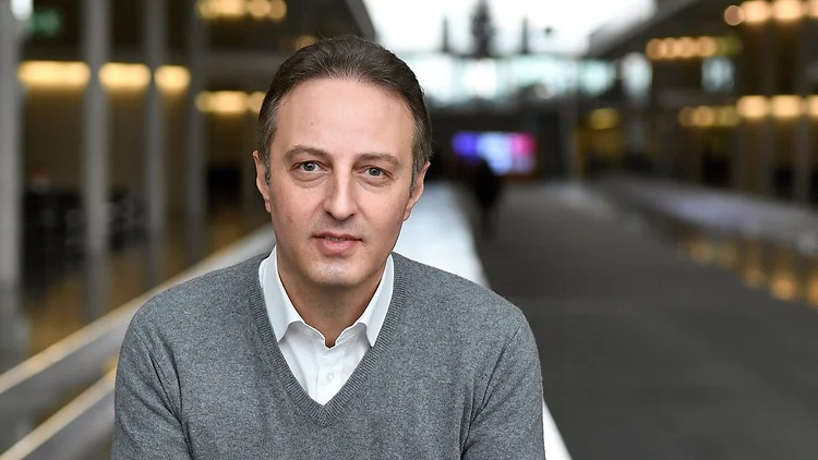 SPD’li vekil, terör örgütü sempatizanlarının gösterilerdeki şiddetini kınadı