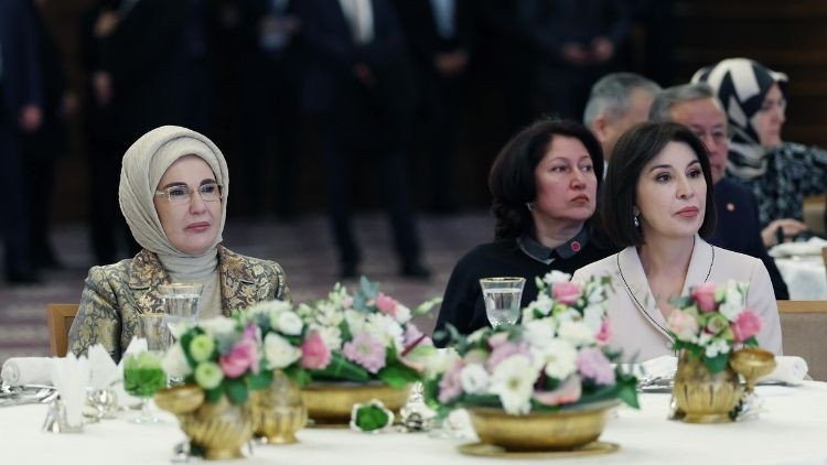 Emine Erdoğan, Özbekistan Cumhurbaşkanının eşi Mirziyoyeva ile bir araya geldi