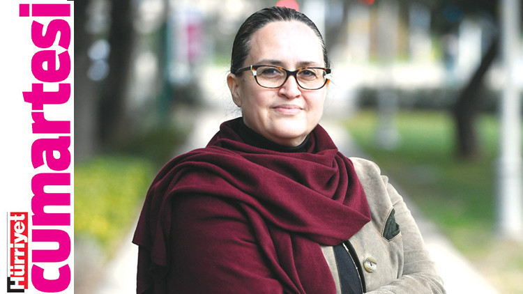 ‘Edebiyat benim oyun alanım’