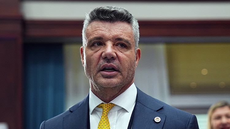 Fenerbahçe Başkanı Sadettin Saran: Sonunda hep birlikte şampiyon olacağız Fenerbahçe Başkanı Sadettin Saran: Sonunda hep birlikte şampiyon olacağız