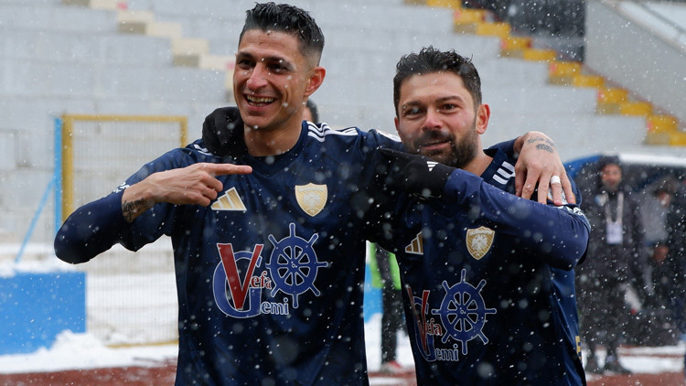 Erzurumspor FK, Sarıyeri 4 golle devirdi