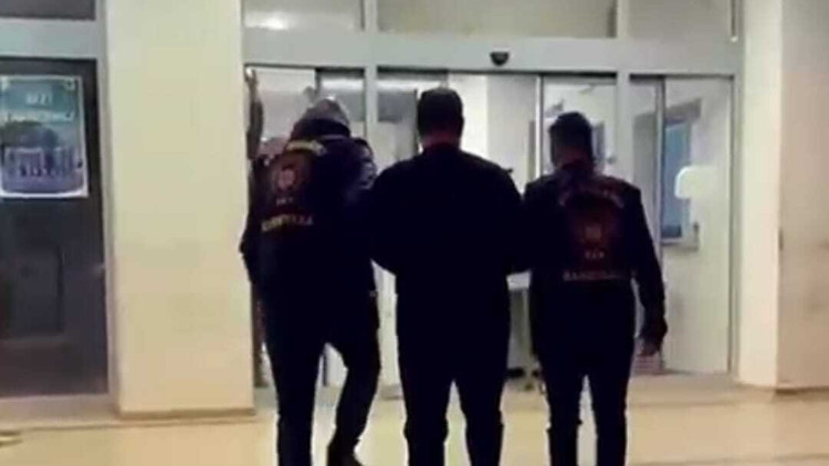 İzmir’de 28 yıl 4 ay hapis cezasıyla aranan firari yakalandı