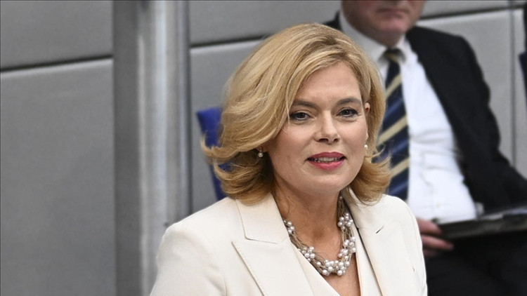 Almanyada kadın Cumhurbaşkanı zamanı