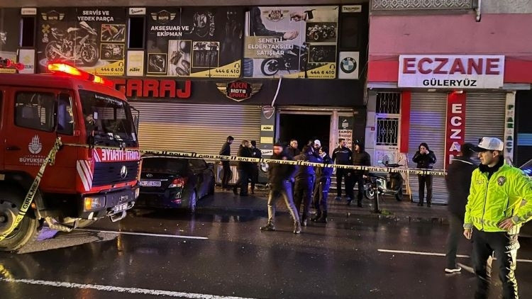 Esenlerde yanan iş yerinde 2 ceset bulundu Esenlerde yanan iş yerinde 2 ceset bulundu