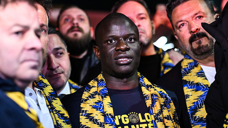 NGolo Kante, İstanbula geldi, Sabiha Gökçen alev aldı
