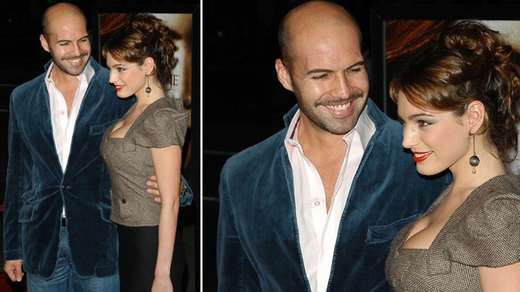 Kıyafetlerine bile kontrolcü sevgilisi karar vermiş: Öyle bir giyin ki ince belin ve göğüslerin ön plana çıksın