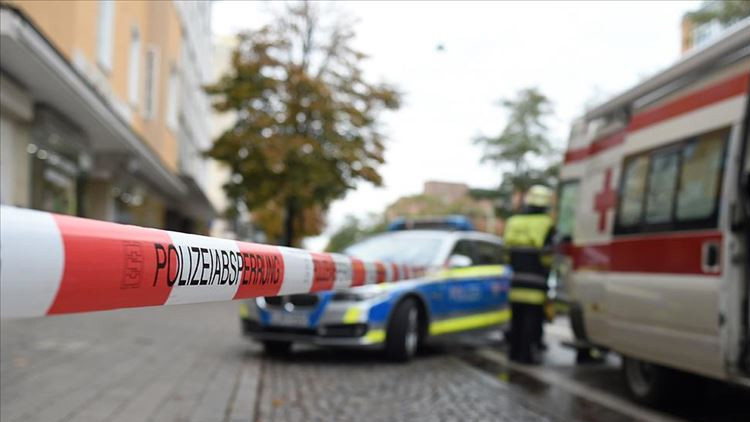 Türk kondüktör çocuklarının yanında vefat etmiş Türk kondüktör çocuklarının yanında vefat etmiş