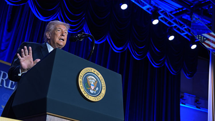 Trump: İrana uçaklarımızı gösterdik Avrupa kendi kendini imha ediyor