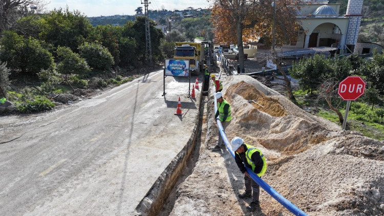 Erdemlide içme suyu hatları yenilendi