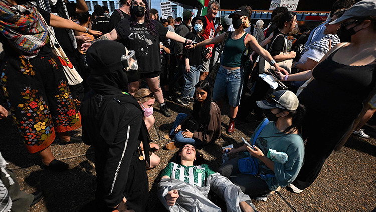 Avustralyada İsrail Cumhurbaşkanı Herzoga protesto