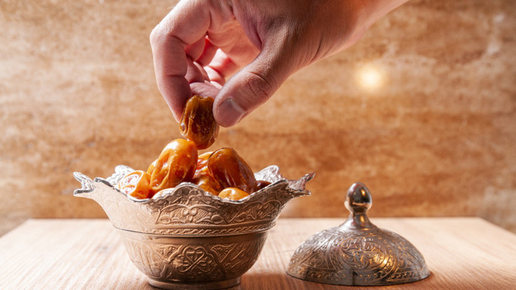 Ramazan ayında kontrolsüz atıştırmaya dikkat Ramazan ayında kontrolsüz atıştırmaya dikkat