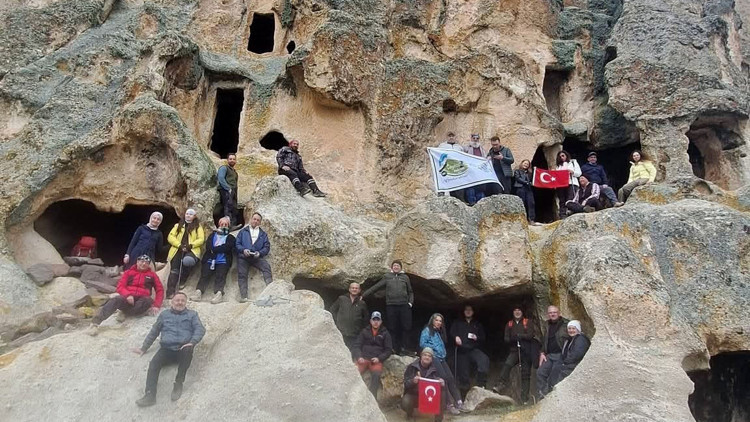 Doğaseverlerden Ağın Dağı zirve etkinliği