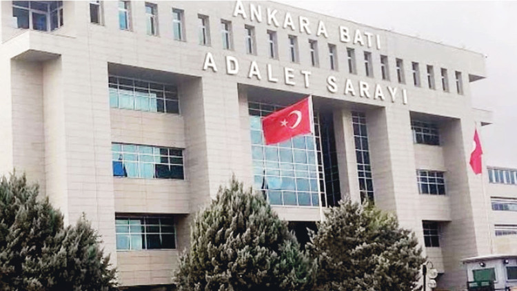 Emanete hıyanet etti... Hırsız memur altınları çaldı