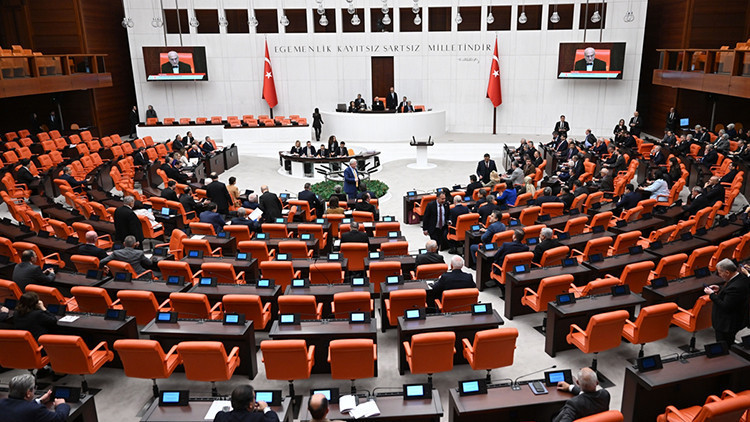 Yeni bakanlar Gürlek ve Çiftçi, bugün Mecliste yemin edecek