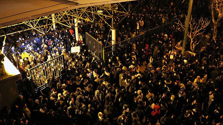 İrandaki gösterilerde hayatını kaybedenlerin sayısı güncellendi