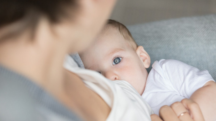 “Sütüm azalır mı” Ramazan’da emziren annelerin merak ettikleri