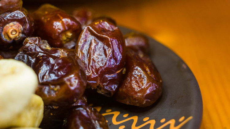 Ramazan ayının sağlıklı gözdesi hurma tezgahlardaki yerini aldı