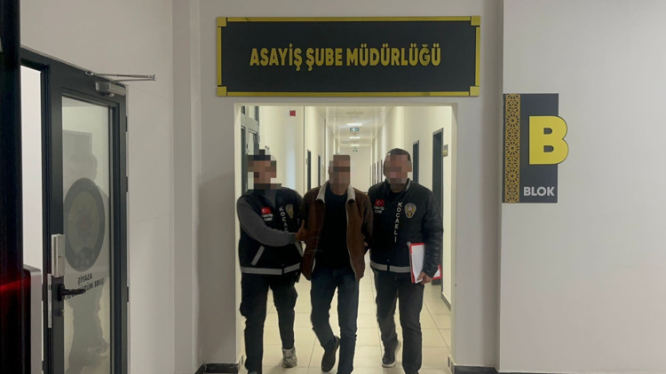 Çay ocağında 2 kişinin yaralandığı saldırının şüphelisi tutuklandı Çay ocağında 2 kişinin yaralandığı saldırının şüphelisi tutuklandı