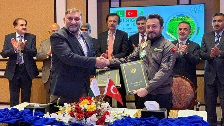 Pakistan ile 2 yeni mutabakat imzalandı: Türkiye ile önemli rol oynayabiliriz