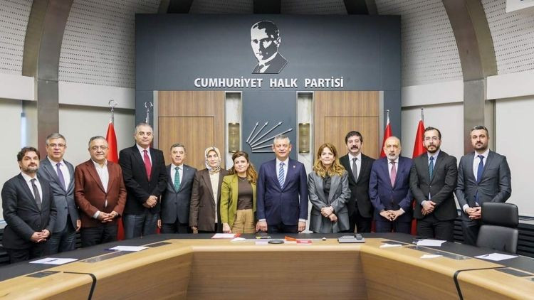 Özel, Diyarbakır heyetini kabul etti