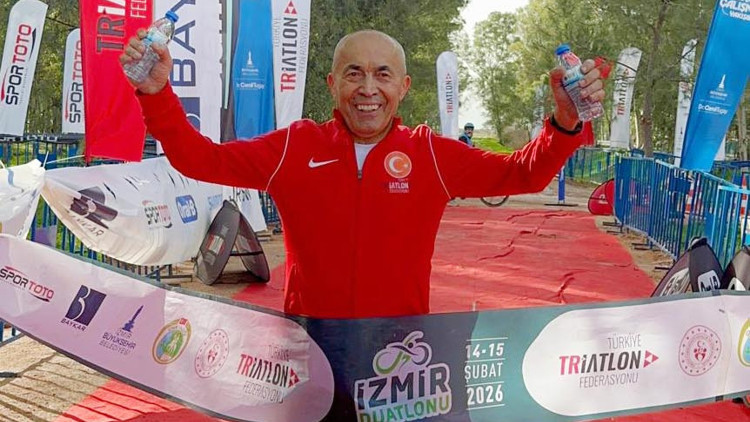 Demir Adam İzmir Duatlonunda birinci oldu