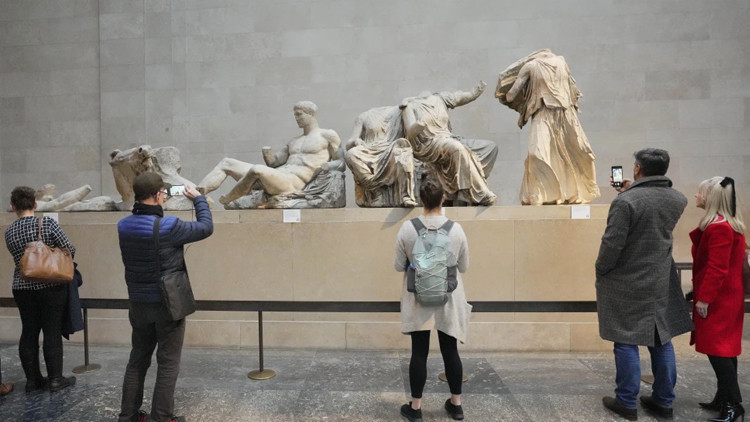 İngiltere, korumak için el koyduğu tarihi yok ediyor