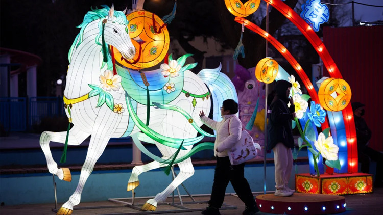 Çin, at yılı kutlamalarına hazırlanıyor: Dünyanın en büyük kitlesel göçü yaşanacak