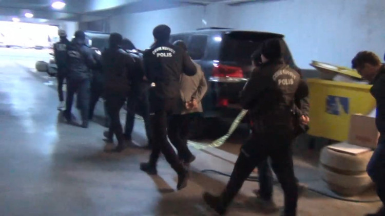 11 ilde FETÖ/PDY operasyonunda 52 şüpheli tutuklandı 11 ilde FETÖ/PDY operasyonunda 52 şüpheli tutuklandı