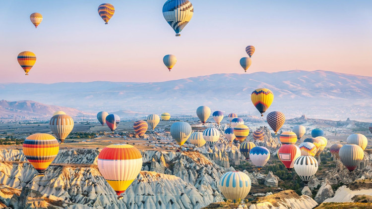 Geçen yıl Kapadokya’da 754 bin kişi balonla uçtu Geçen yıl Kapadokya’da 754 bin kişi balonla uçtu
