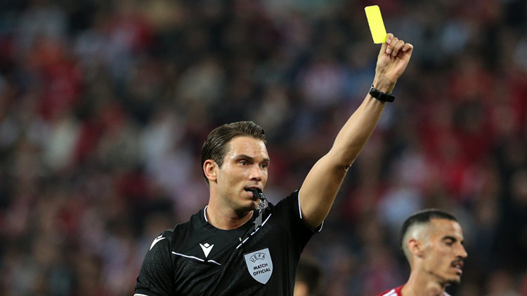Fenerbahçe - Nottingham Forest maçının hakemi Sandro Scharer