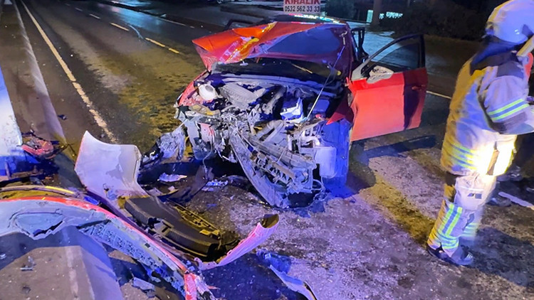 İstanbulda D-100 Karayolunda kaza: 2 yaralı